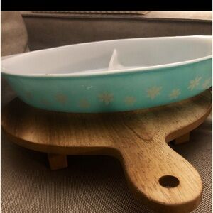Vintage Snowflake Pyrex Dish!